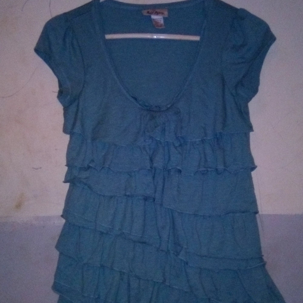 Womens medium layered ruffle top